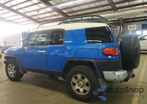 2007 Toyota Fj Cruiser z USA, uszkodzony, nr VIN JTEBU11F270018320